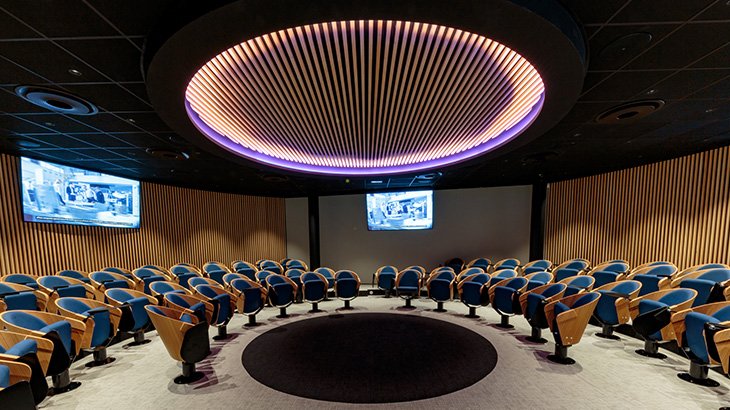 مدرسة آيفانسيتي للتكنولوجيا والأعمال والمجتمع